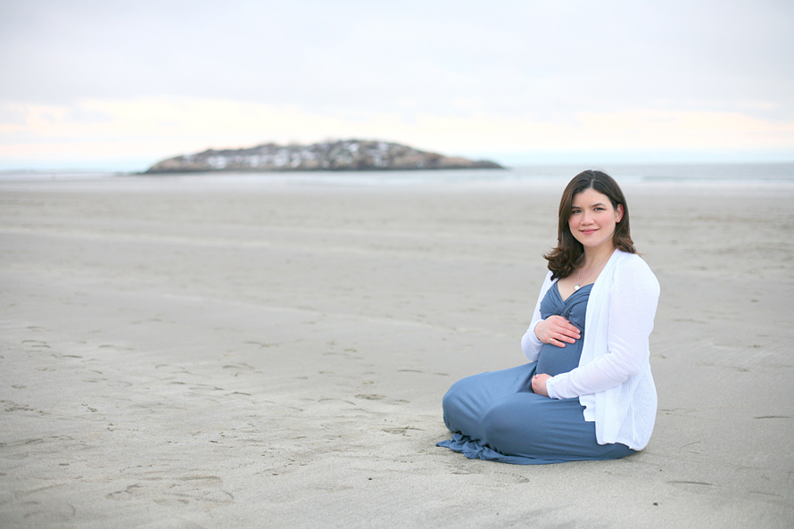 maternity photos on the beach